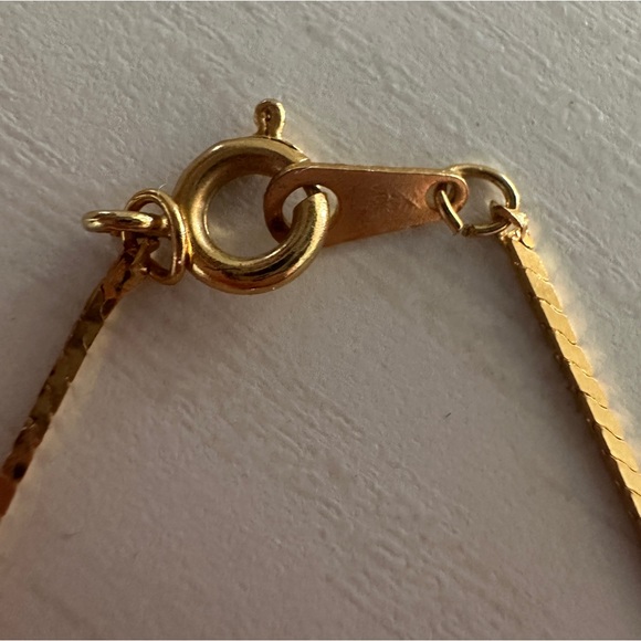 Vintage Gold tone bracelet stamped Korea - Picture 5 of 6